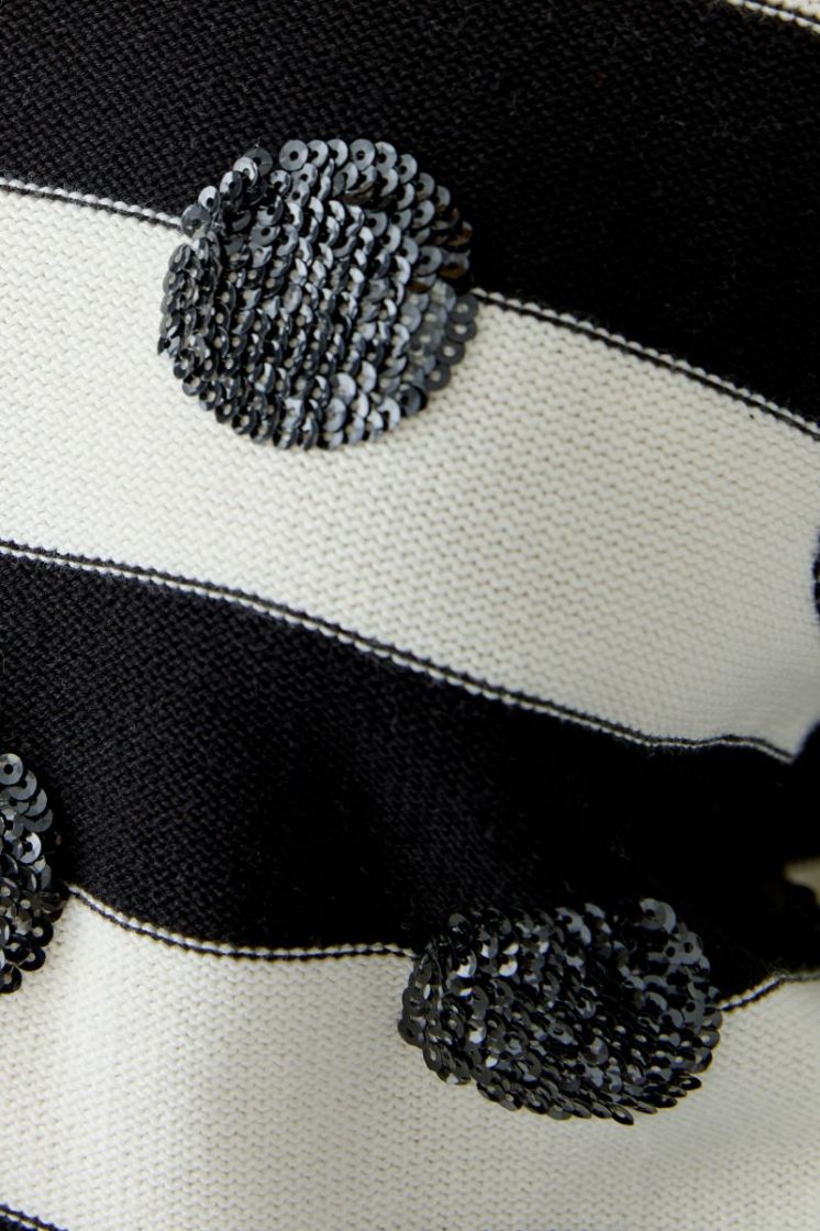  0109 WHIT BLACK