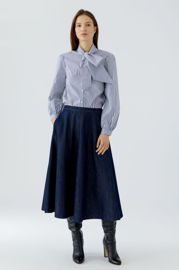  0105 WHITE BLUE