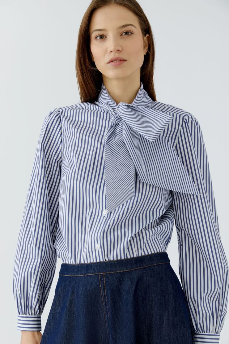  0105 WHITE BLUE