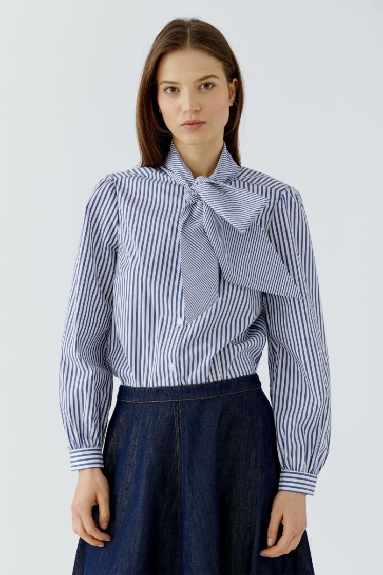  0105 WHITE BLUE