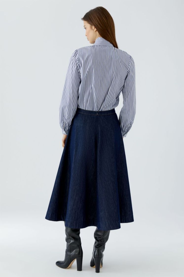  0105 WHITE BLUE