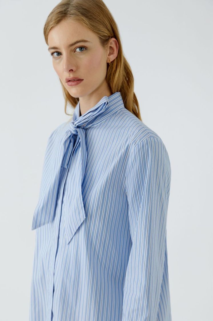  0531 BLUE WHITE