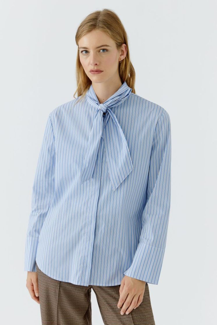  0531 BLUE WHITE