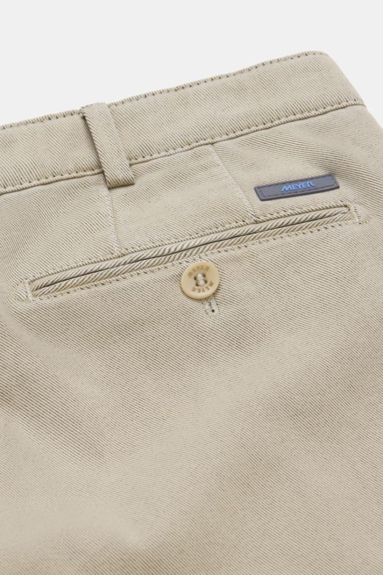 32 beige