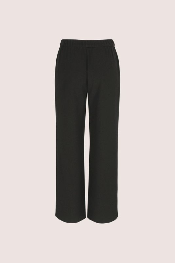 010 BLACK BEAUT